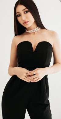 19 yaşlı esmer bayan Sevinç. fantazya oyunları