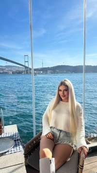 21 yaşlı beyaz tenli Semanur