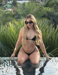 Büyük gögüşlü escort DURU