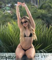 Büyük gögüşlü escort DURU