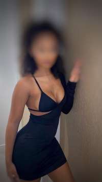 Escort mesleğinde profesyonel olan Asya