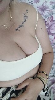 Fanteziye açık  Büyük gögüşlü escort Azra