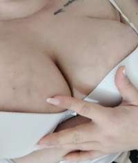 Fanteziye açık  Büyük gögüşlü escort Azra