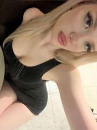 Yeşil gözlü büyük göğüslü İREM