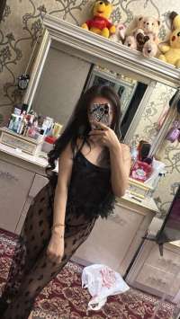 Yini genc bayan Dunyo