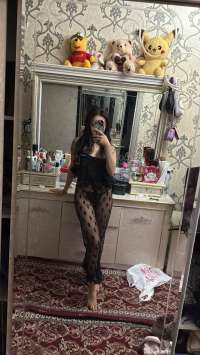 Yini genc bayan Dunyo